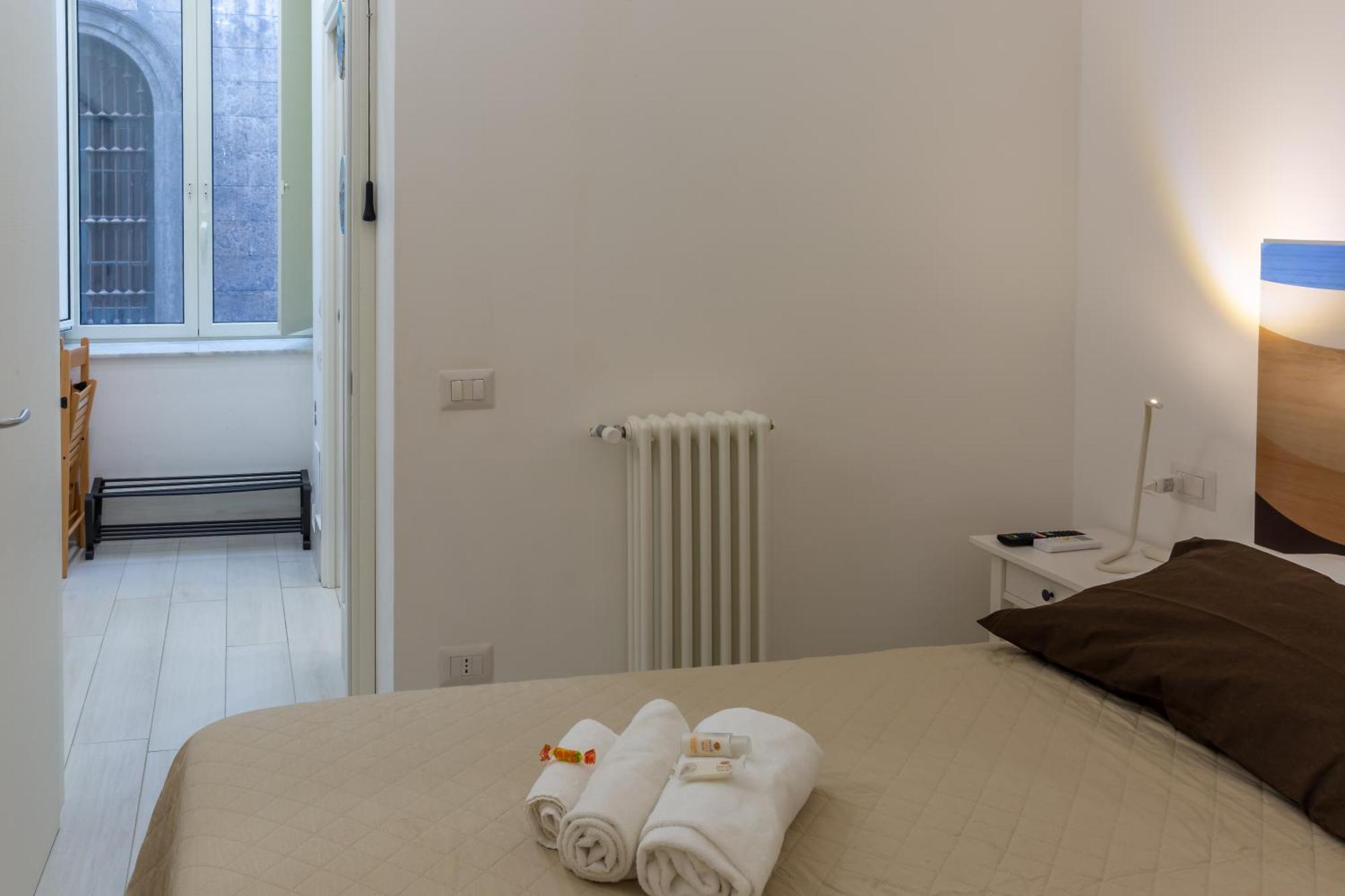 Hotel Il Vicoletto Del Castello à Naples Extérieur photo