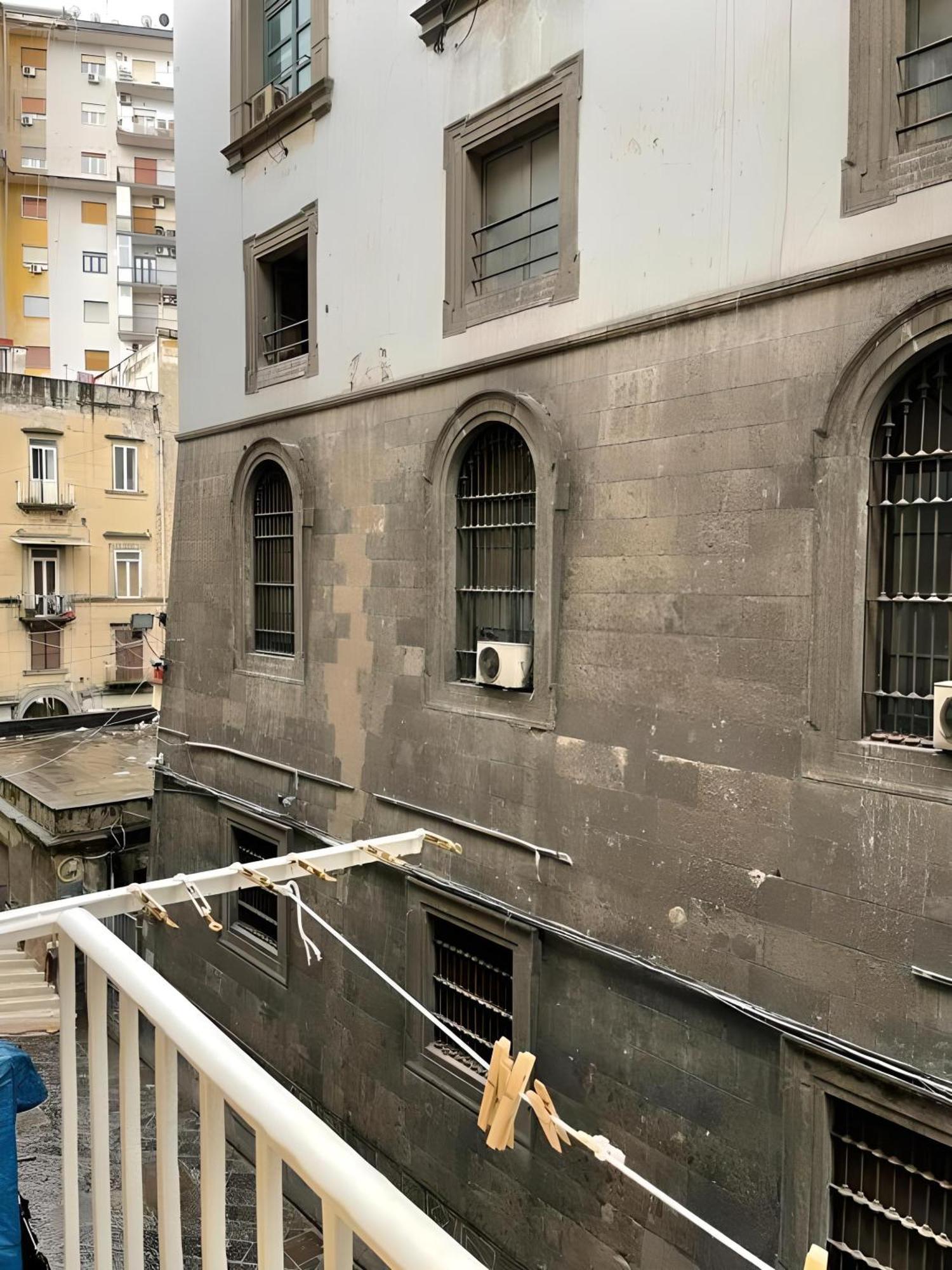 Hotel Il Vicoletto Del Castello à Naples Extérieur photo